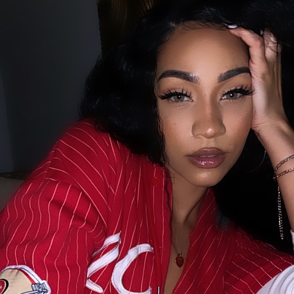 Clothing/ Accessories - Picture 1 of 1